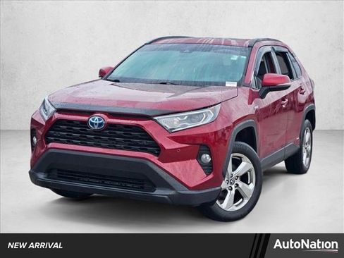 Used 2021 Toyota RAV4 XLE Premium image 1