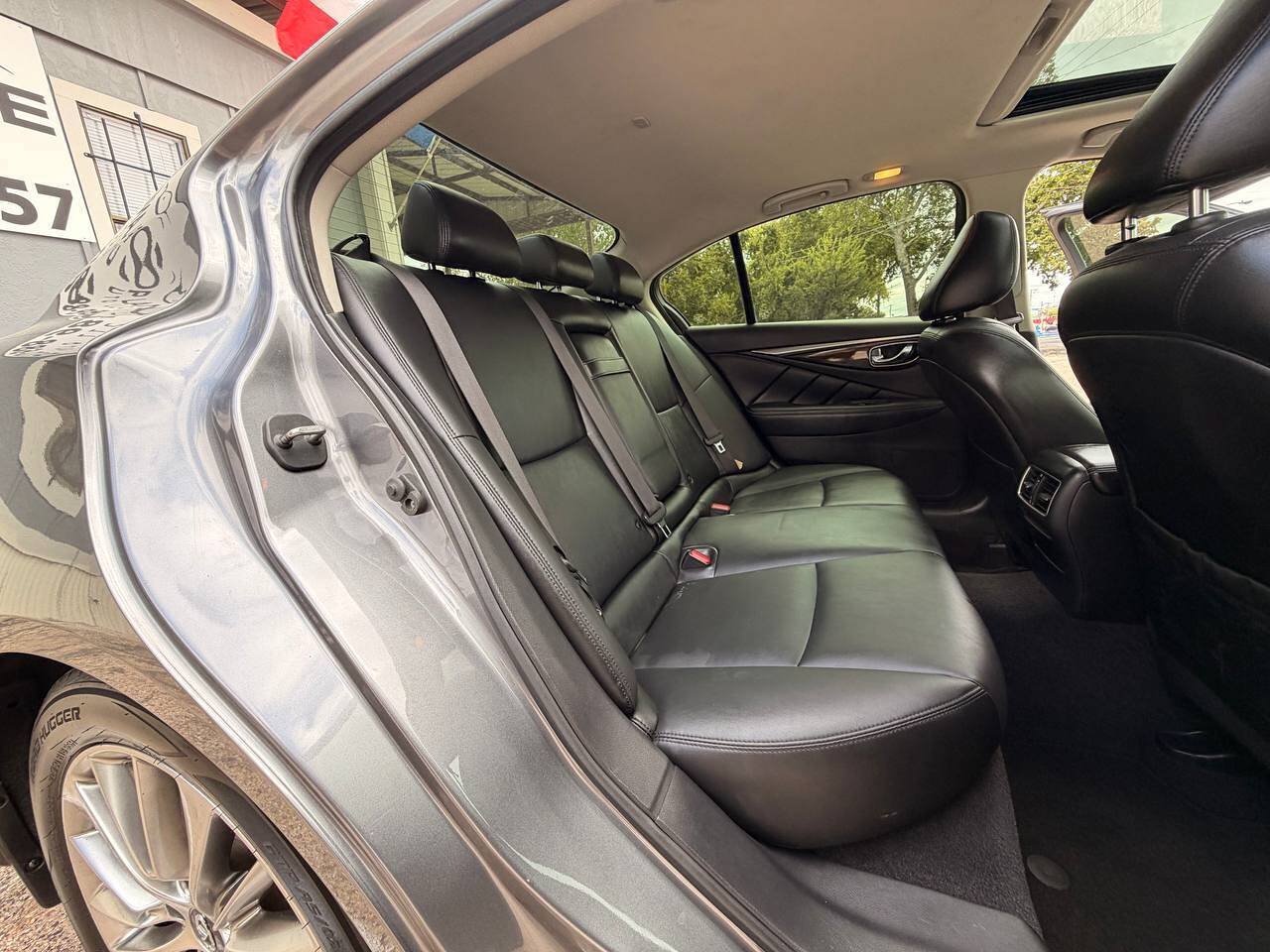 Used 2018 INFINITI Q50 Luxe w/ Cargo Package (L95) RWD image 15