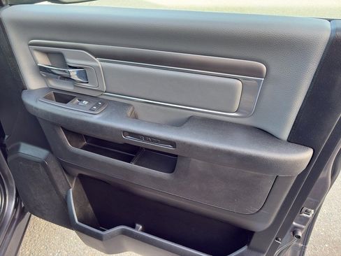 Used 2022 RAM 1500 Classic SLT image 23