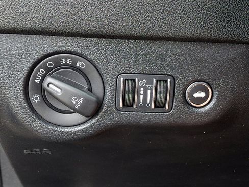 Used 2016 Dodge Charger SXT image 26