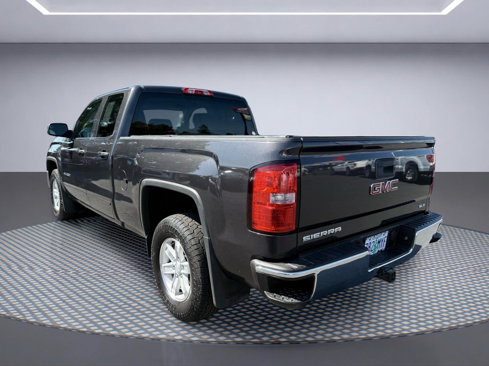 Used 2015 GMC Sierra 1500 SLE w/ SLE Value Package AWD/4WD image 4