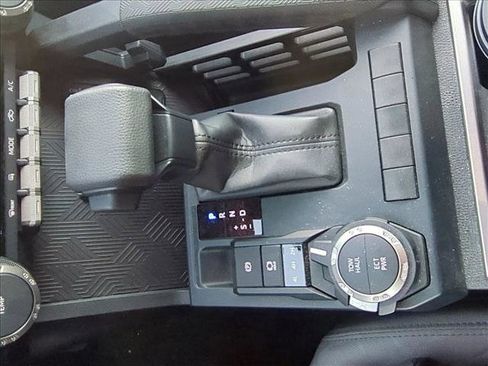 Used 2025 Toyota Tacoma SR5 image 14