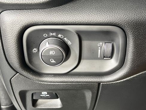 Used 2023 RAM 1500 Big Horn AWD/4WD image 10