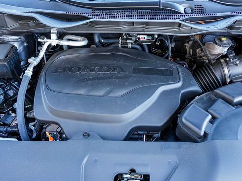 Certified 2026 Honda Odyssey Touring image 9