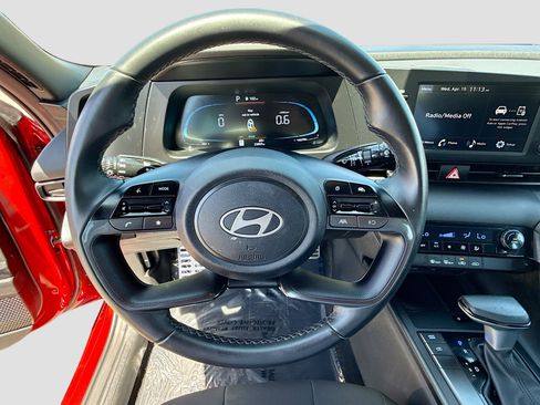 Used 2025 Hyundai Elantra Sport image 37