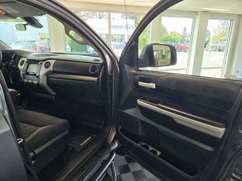Used 2018 Toyota Tundra SR5 AWD/4WD image 40