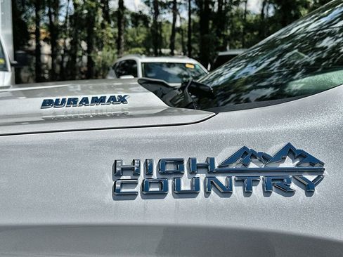 Certified 2025 Chevrolet Silverado 1500 High Country AWD/4WD image 31
