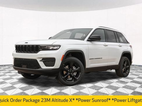 New 2025 Jeep Grand Cherokee Altitude image 2