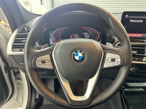Used 2025 BMW X4 xDrive30i image 11