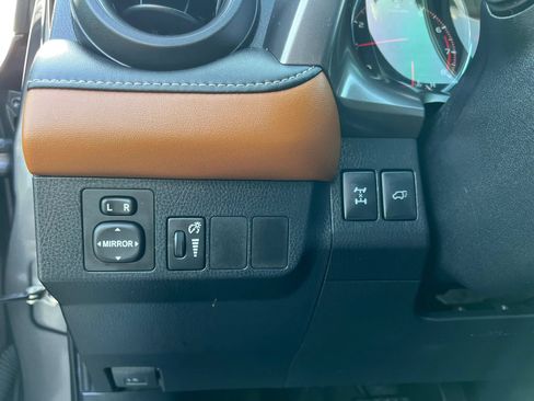 Used 2016 Toyota RAV4 SE AWD/4WD image 32