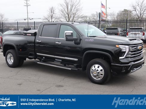 Used 2024 Chevrolet Silverado 3500 High Country w/ Technology Package image 1
