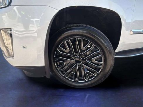 Used 2018 Cadillac Escalade Luxury AWD/4WD image 22