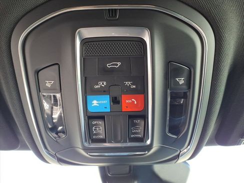 New 2025 Jeep Grand Cherokee Laredo X w/ Luxury Tech Group I image 14