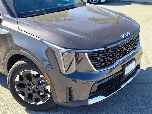 New 2026 Kia Sorento S image 3