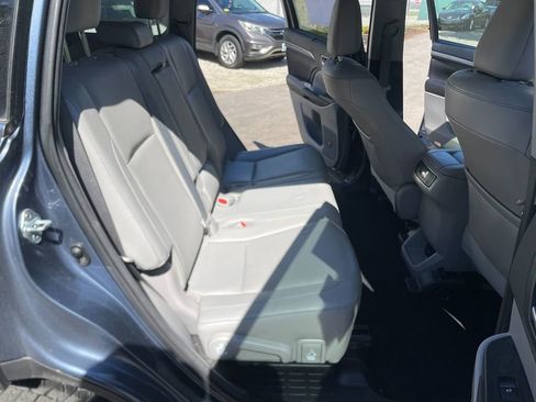 Used 2017 Toyota Highlander Limited AWD/4WD image 27
