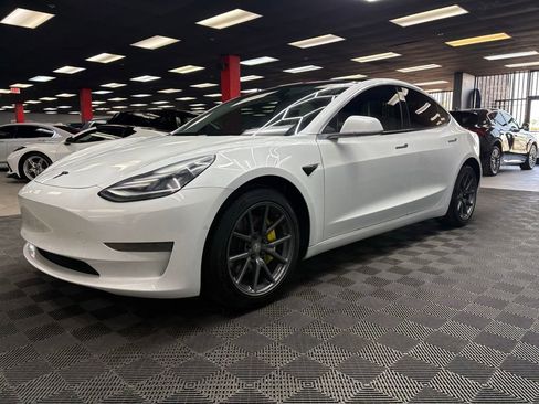 Used 2020 Tesla Model 3 Standard Range Plus RWD image 4