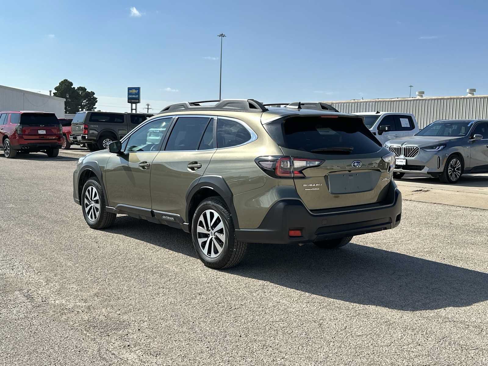 Used 2025 Subaru Outback Premium AWD/4WD image 12