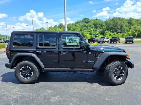 Used 2025 Jeep Wrangler Unlimited Rubicon 4xe w/ Safety Group AWD/4WD image 10