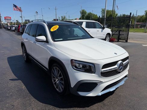 Used 2021 Mercedes-Benz GLB 250 4MATIC w/ AMG Line image 3