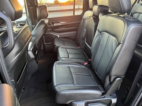 Used 2024 Jeep Wagoneer L Series II w/ Flexible Seating Group image 27