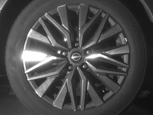 Used 2025 Nissan Altima 2.5 SV FWD image 15