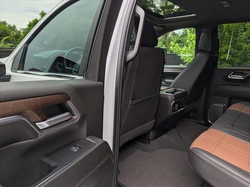 Used 2024 Chevrolet Silverado 2500 High Country w/ High Country Premium Package AWD/4WD image 28