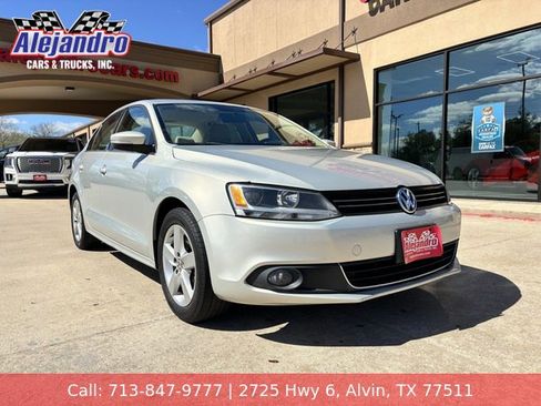 Used 2012 Volkswagen Jetta TDI image 1