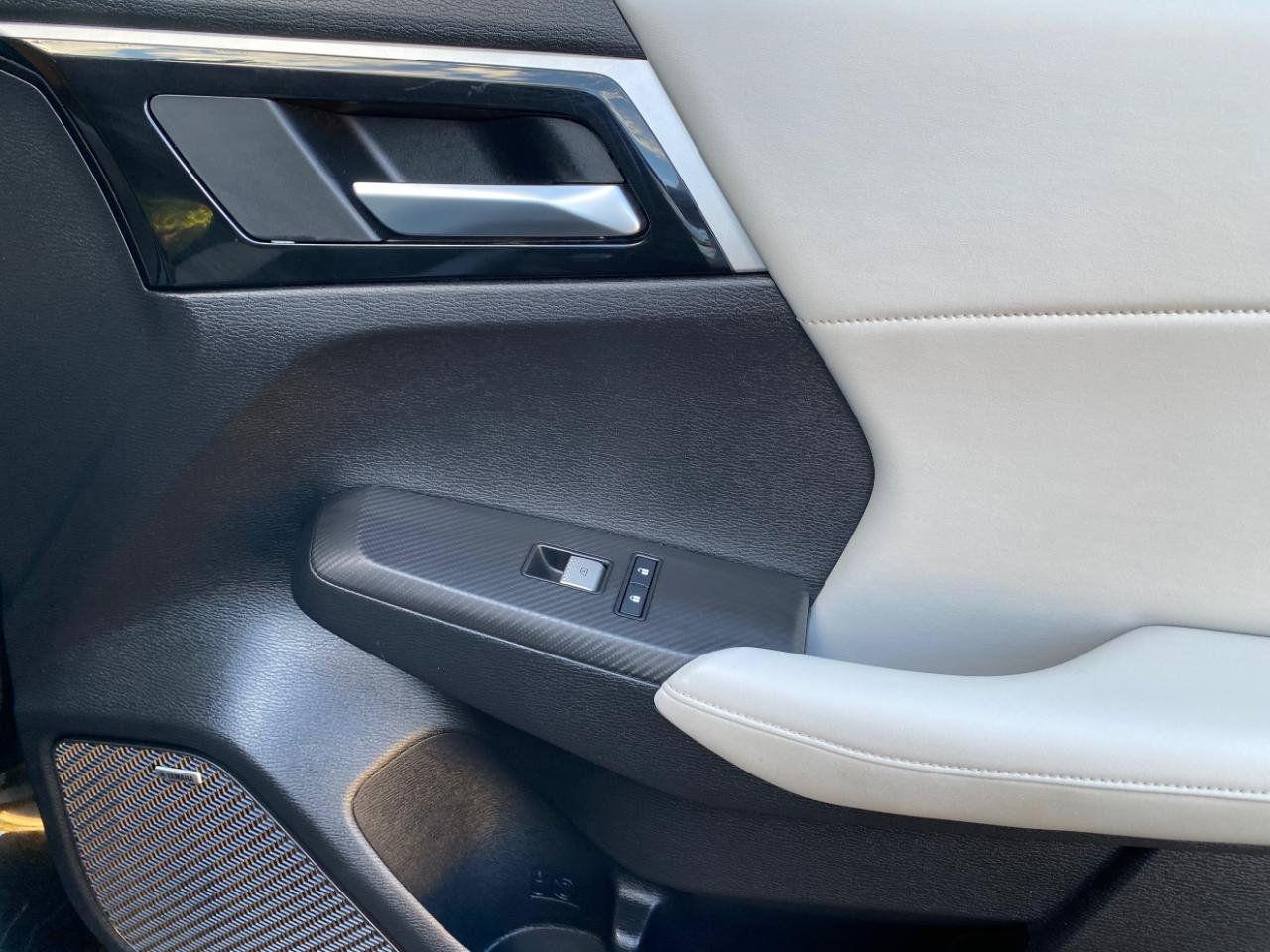 Used 2025 Mitsubishi Outlander SE FWD image 59