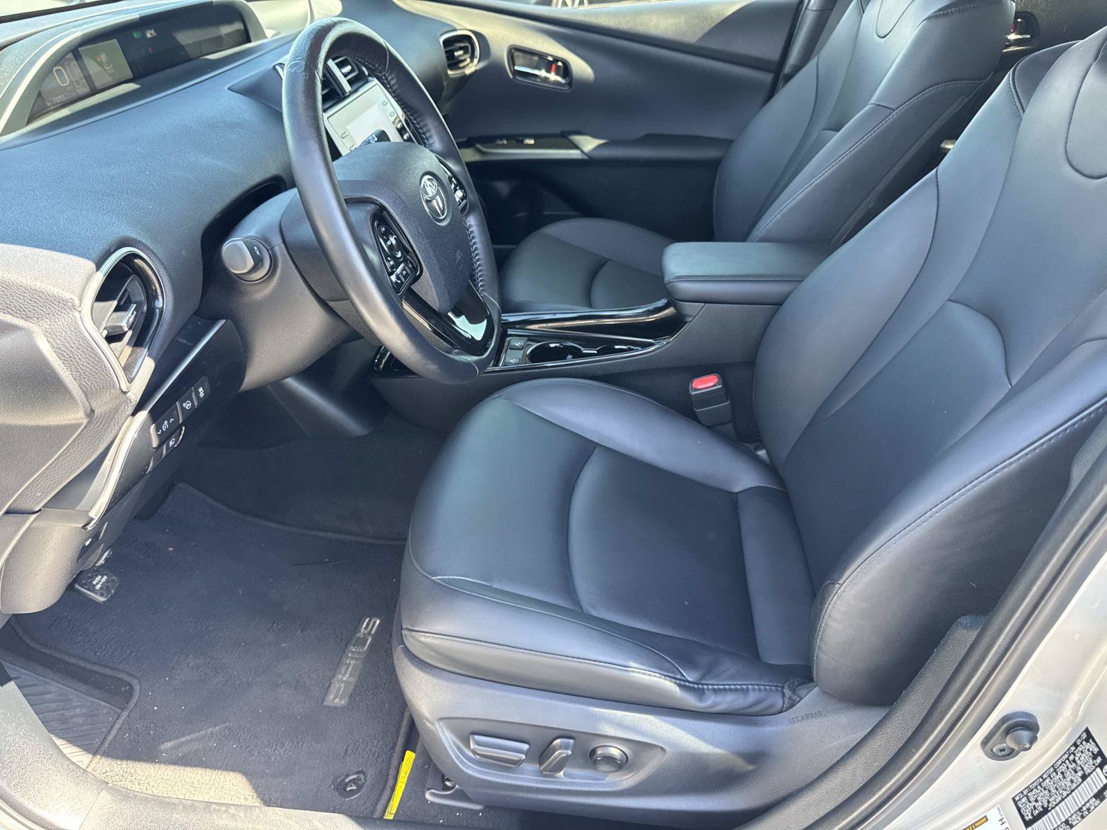 Used 2022 Toyota Prius FWD image 23