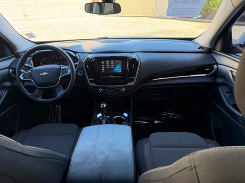 Used 2018 Chevrolet Traverse LT FWD image 21