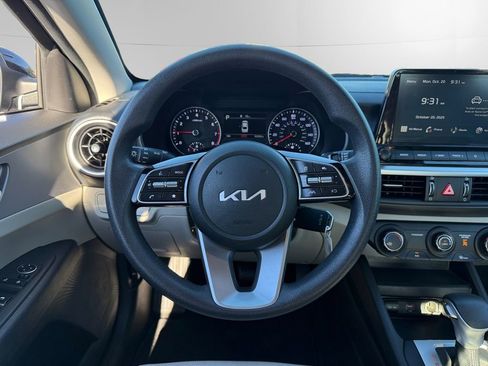 Used 2023 Kia Forte LXS w/ LXS Technology Package image 12