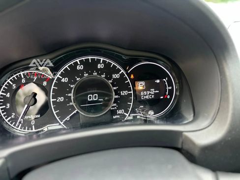 Used 2018 Nissan Versa Note SV image 35