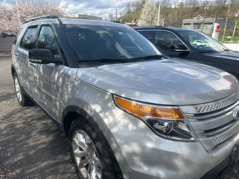 Used 2014 Ford Explorer XLT w/ Equipment Group 202A image 11