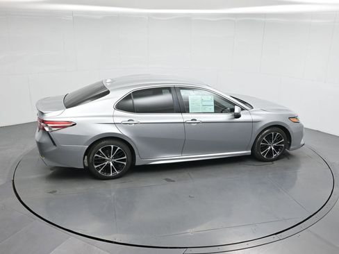 Used 2020 Toyota Camry SE image 37