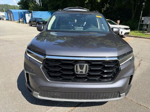Used 2025 Honda Pilot Touring image 15