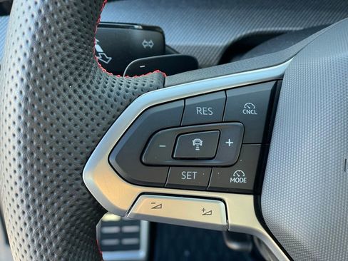 Used 2025 Volkswagen GTI SE image 15