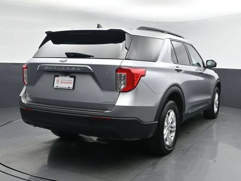Used 2023 Ford Explorer XLT AWD/4WD image 19