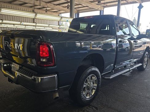 Used 2025 RAM 2500 Big Horn AWD/4WD image 4