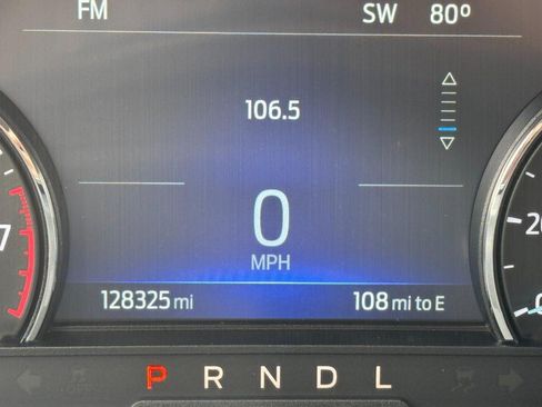 Used 2023 Ford Explorer XLT w/ Equipment Group 202A AWD/4WD image 18