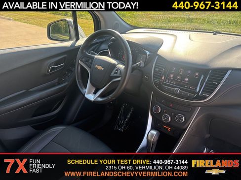 Certified 2022 Chevrolet Trax LT w/ LT Convenience Package image 27