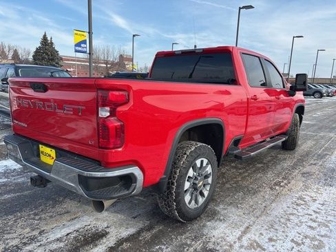 Used 2022 Chevrolet Silverado 2500 LT w/ Convenience Package image 7
