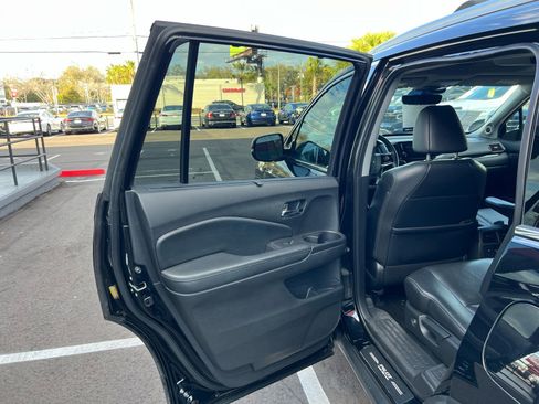 Used 2019 Honda Pilot Touring image 42
