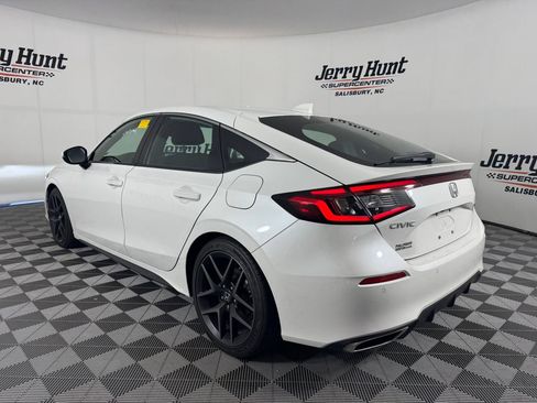 Used 2024 Honda Civic Sport Touring image 9