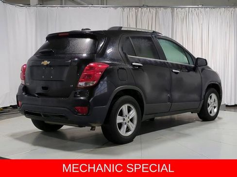Used 2018 Chevrolet Trax LT w/ LT Convenience Package image 8
