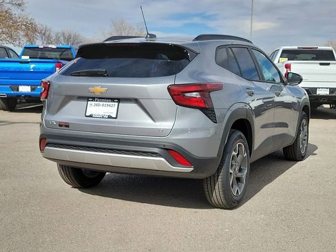 New 2026 Chevrolet Trax LT w/ Driver Confidence Package image 10