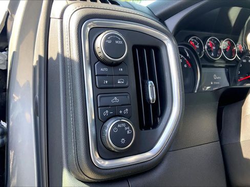 Used 2021 Chevrolet Silverado 1500 LT image 35