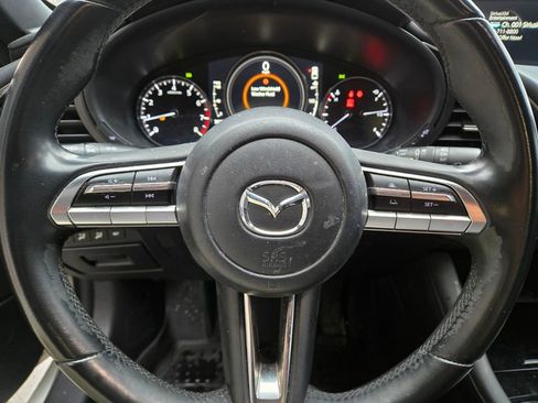 Used 2019 MAZDA MAZDA3 Hatchback w/ Preferred Package image 9