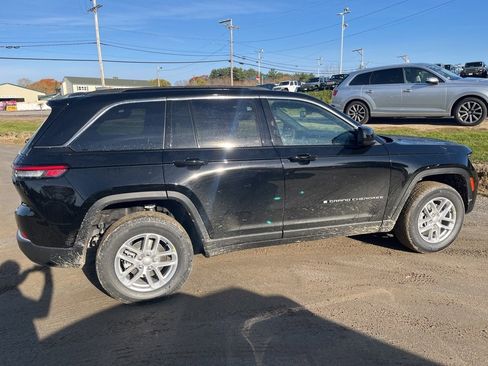 New 2025 Jeep Grand Cherokee Laredo X image 8