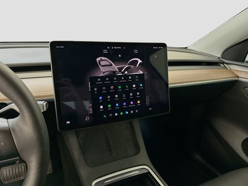 Used 2023 Tesla Model Y Long Range image 26