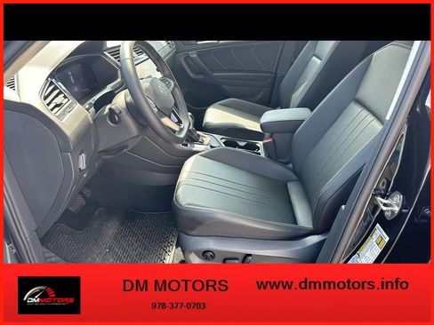 Used 2022 Volkswagen Tiguan SE w/ Panoramic Sunroof Package AWD/4WD image 13